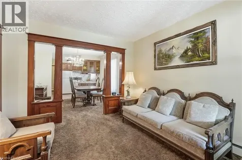 4587 Third Avenue Niagara Falls ON L2E 4L3