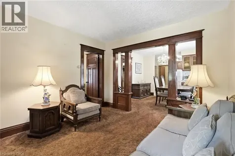 4587 Third Avenue Niagara Falls ON L2E 4L3