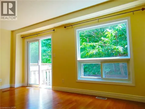 214 Snowdrop Crescent Kitchener ON N2E 4C2
