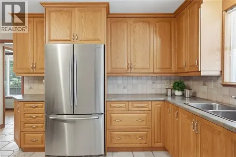 5155 Idlewood Crescent Burlington ON L7L 3Y5