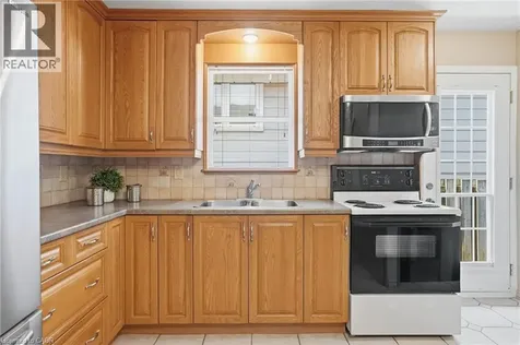 5155 Idlewood Crescent Burlington ON L7L 3Y5