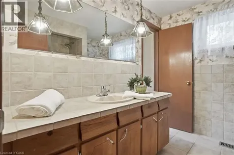5155 Idlewood Crescent Burlington ON L7L 3Y5