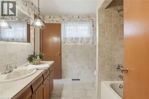 5155 Idlewood Crescent Burlington ON L7L 3Y5