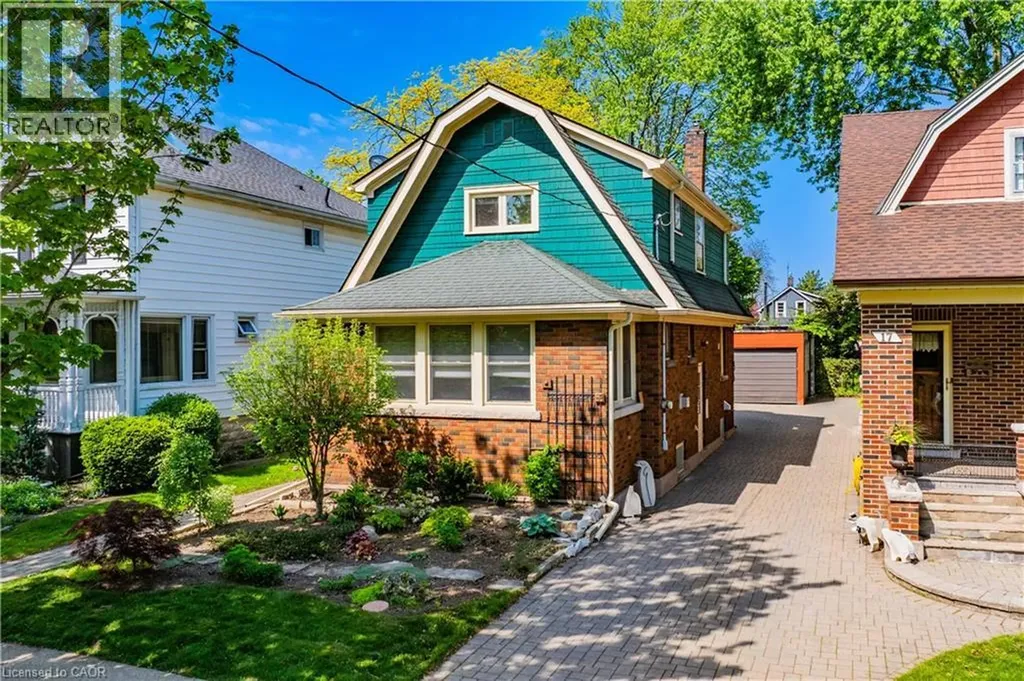 15 Wolseley Avenue St. Catharines ON L2R 4T4