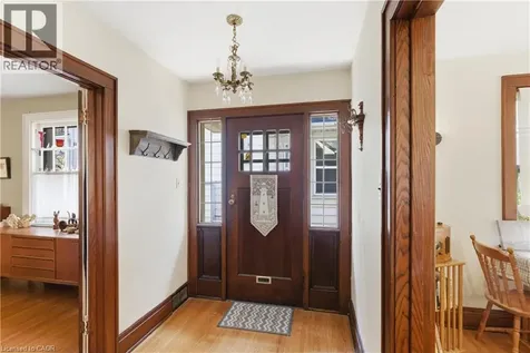 15 Wolseley Avenue St. Catharines ON L2R 4T4