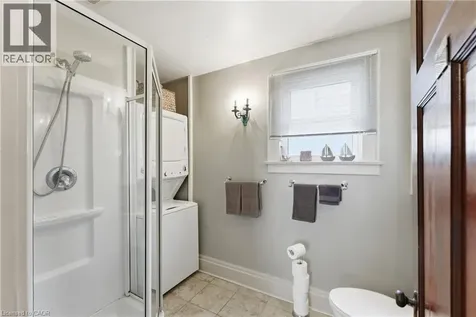 15 Wolseley Avenue St. Catharines ON L2R 4T4