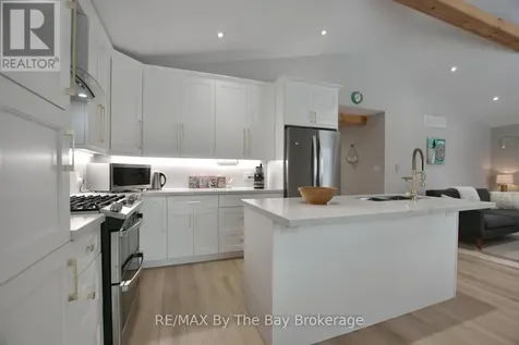 16 Caribbean Drive Wasaga Beach ON L9Z 2W3