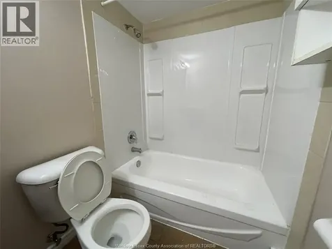 928 Howard Avenue Windsor ON N9A 2S6