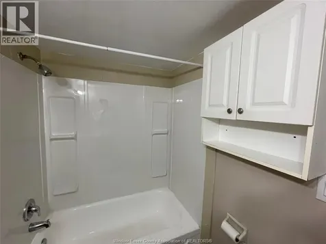 928 Howard Avenue Windsor ON N9A 2S6