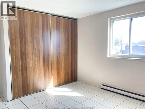 892 Campbell Avenue Windsor ON N9B 2H9
