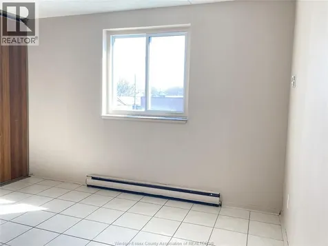 892 Campbell Avenue Windsor ON N9B 2H9