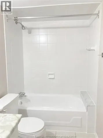892 Campbell Avenue Windsor ON N9B 2H9