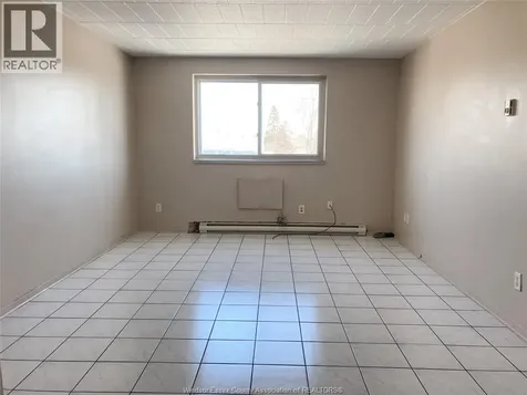 892 Campbell Avenue Windsor ON N9B 2H9