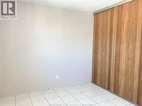 892 Campbell Avenue Windsor ON N9B 2H9
