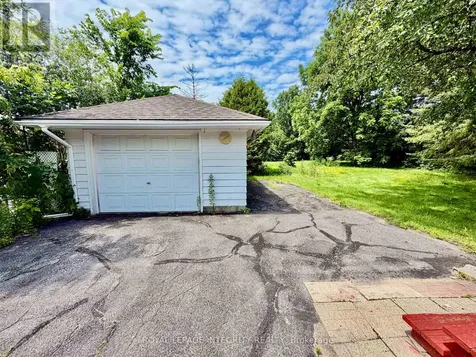 1107 Falaise Road Ottawa ON K2E 6R1