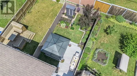 563 Remnor Avenue Ottawa ON K2T 0A5