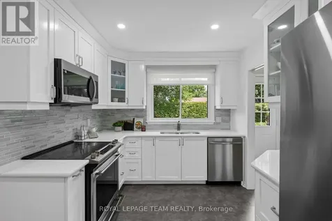 22 Barrhaven Crescent Ottawa ON K2J 1E8