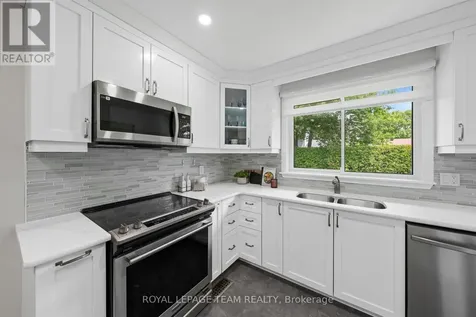 22 Barrhaven Crescent Ottawa ON K2J 1E8