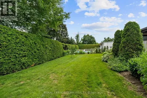 22 Barrhaven Crescent Ottawa ON K2J 1E8