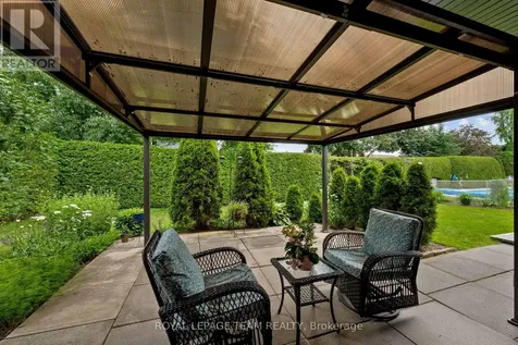 22 Barrhaven Crescent Ottawa ON K2J 1E8