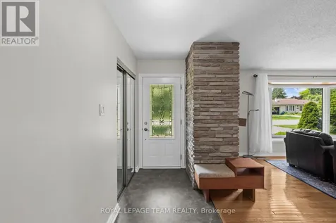 22 Barrhaven Crescent Ottawa ON K2J 1E8
