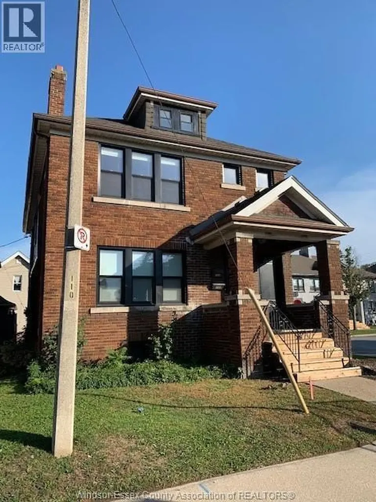 1496/1498 Giles Boulevard East Windsor ON N9A 4H1