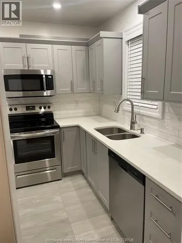 1496/1498 Giles Boulevard East Windsor ON N9A 4H1