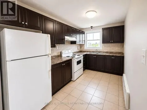 139 Westchester Crescent St. Catharines (e. Chester) ON L2P 2N8