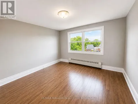 139 Westchester Crescent St. Catharines (e. Chester) ON L2P 2N8
