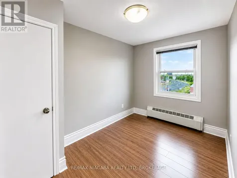 139 Westchester Crescent St. Catharines (e. Chester) ON L2P 2N8