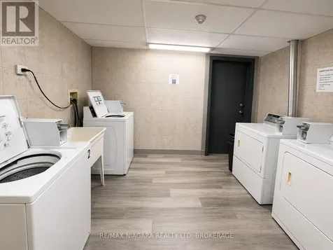 139 Westchester Crescent St. Catharines (e. Chester) ON L2P 2N8