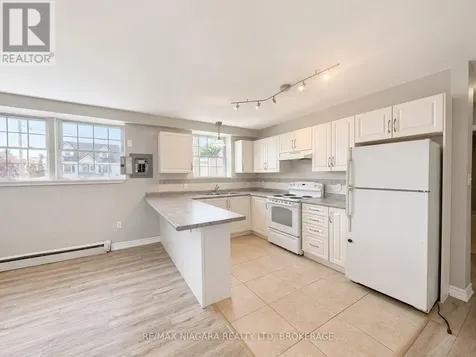 143 Westchester Crescent St. Catharines (e. Chester) ON L2P 2P2