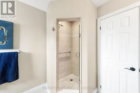 9 Hill Street Collingwood ON L9Y 0A7