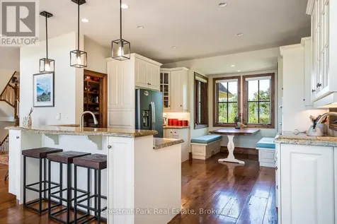 176 Bartlett Boulevard Collingwood ON L9Y 5C9