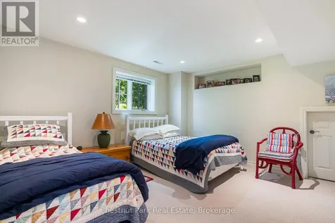 176 Bartlett Boulevard Collingwood ON L9Y 5C9