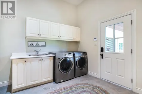 176 Bartlett Boulevard Collingwood ON L9Y 5C9