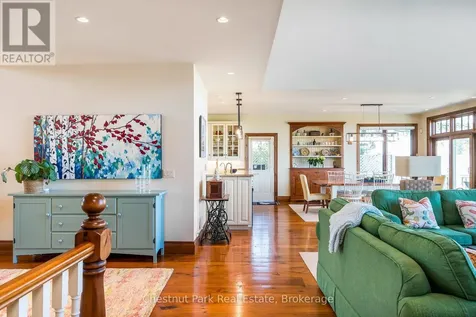 176 Bartlett Boulevard Collingwood ON L9Y 5C9