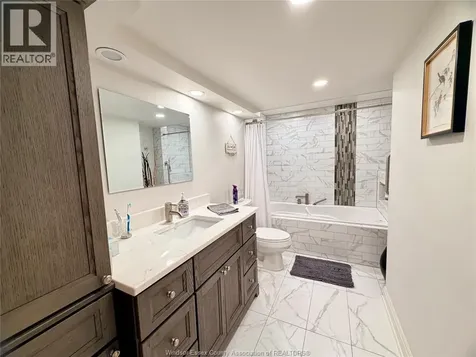 1340 Aspenshore Avenue Windsor ON N8P 1Y4