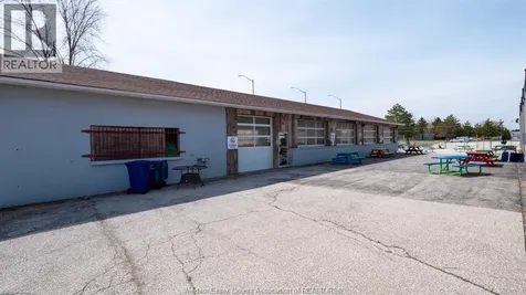 689 Texas Road Amherstburg ON N9V 3R3