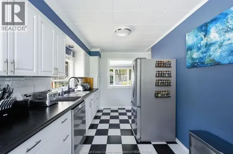 1569 Central Avenue Windsor ON N8Y 2V7