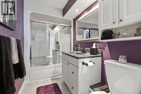 1569 Central Avenue Windsor ON N8Y 2V7