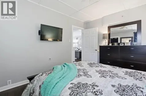 1569 Central Avenue Windsor ON N8Y 2V7