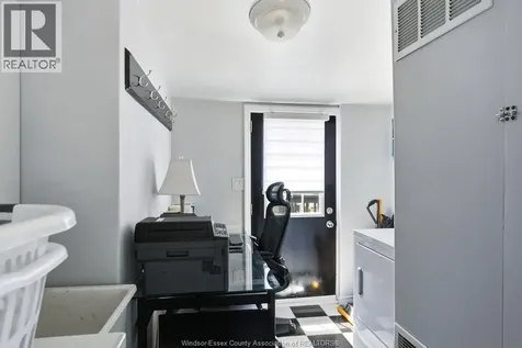 1569 Central Avenue Windsor ON N8Y 2V7