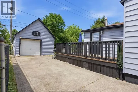 1569 Central Avenue Windsor ON N8Y 2V7