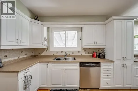 10 Phyllis Avenue Chatham ON N7M 3B9