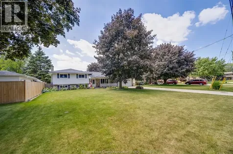 10 Phyllis Avenue Chatham ON N7M 3B9