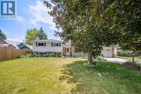 10 Phyllis Avenue Chatham ON N7M 3B9