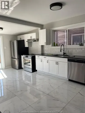 1677 Victoria Avenue Windsor ON N8X 1P6