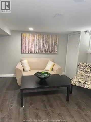1677 Victoria Avenue Windsor ON N8X 1P6
