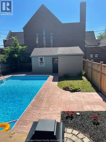 1677 Victoria Avenue Windsor ON N8X 1P6